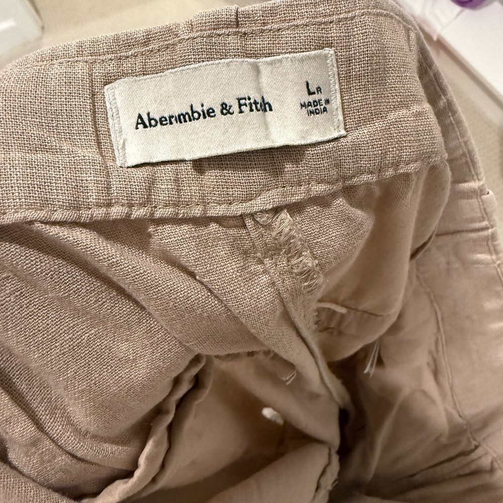 Abercrombie & Fitch Linen-Blend Tailored Wide Leg Pant - Picture 2 of 4